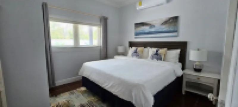 Ocean Breeze Oasis/Pool, 2Br/2BA, 5-Min Drive to Beach