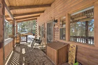 Log Cabin w/ Mountain Views ~ 30 Mi to Pikes Peak! - Homestays