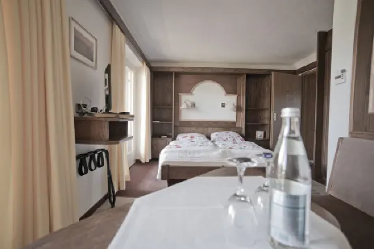 Hotel-Restaurant Zum Hirschhaus Inklusive Chiemgau Karte