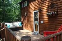 "Shore Thing", Cozy Lake Cumberland Cabin - Hot Tub, Fire Pit, Minutes from Lake
