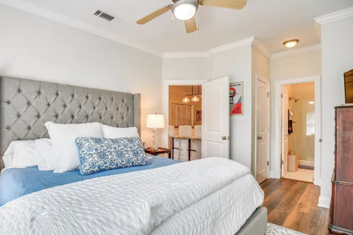 1 Mi to Uga: Charming Athens Condo w/ Balconies! - Huoneistot