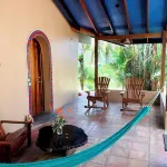 Casa Riviera- Walk to surf, tropical gardens, river access
