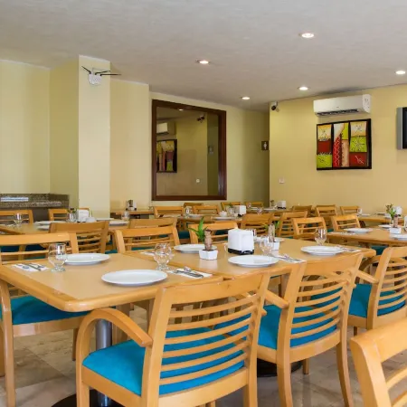 Hotel & Suites Real del Lago