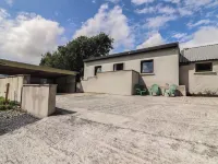 Hogan's Cottage Hotels in 
