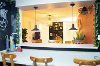 Africa House-Casa Hotel Laureles-La70
