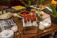 L.A.H. Hostellerie - breakfast