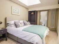 Providence Cottage Hotels in Newburgh