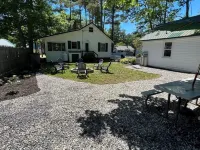 Maine Stay Lake House-Limit12 Home Hotels in Sebago