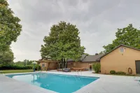 10 Mi to Grand Lake: Home w/ Game Room in Jay! - Swimmingpools
