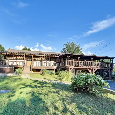 Red River Gorge Cabin: Hike + Relax!