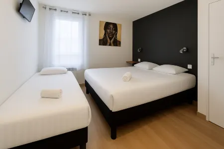 Brit Hotel Limoges Nord Отели в г. Пейрйак