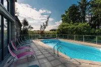 Logis Hôtel Kastell Dinec'h - Pools