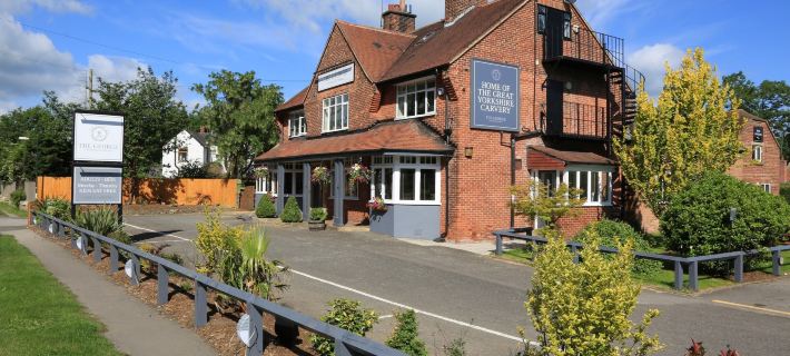 The George Carvery & Hotel Hotele w: Harrogate