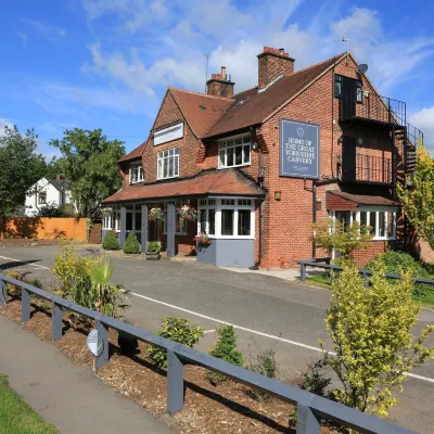 喬治烤肉餐廳及飯店 里彭座堂（Ripon Cathedral）附近的飯店