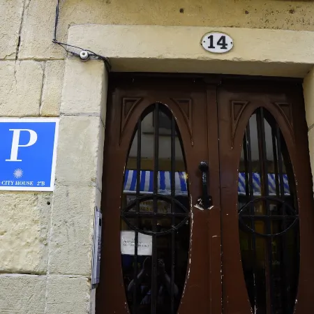 Pensión Old City House