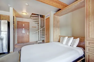 River Mnt Lodge E302