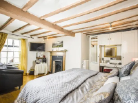 Self Catering Accommodation, Cornerstones, 16th Century Luxury House Overlooking the River Hotels in Llangollen