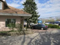 Clarkson Village Motel, 1815 Lakeshore Rd West Mississauga Отели рядом с достопримечательностью «Шеридан»