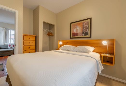 4. 샌디 비치 모텔..