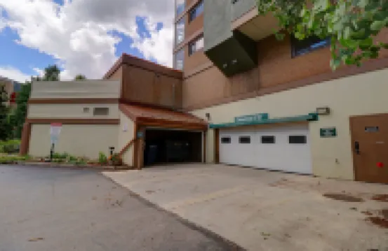 คอนโดที่ขนาดใหญ่และเป็นมิตร พร้อมวิวที่น่าทึ่ง - WL406 โดย Redawning