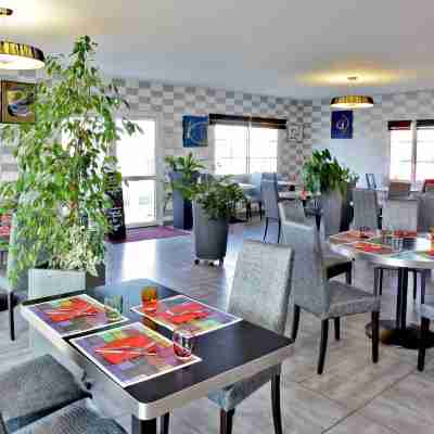 Logis Hôtel l'Auberge de Moricq Dining/Meeting Rooms