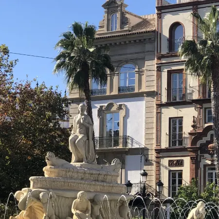 Hotel Tayko Sevilla Отели рядом с достопримечательностью «Городской совет»
