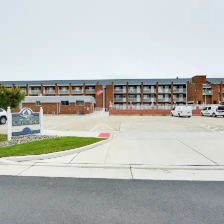 Bright Condo Half-Block to Cape May Beach!