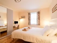 Siskin Hotels in Above Derwent