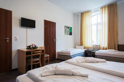 퀸스 파크 호텔 베를린 Collection Scharf-Gerstenberg 주변 호텔