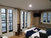 Oxford Suites Santiago de Compostela Hotels near Raxoi Palace