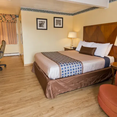 Riviera Inn