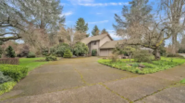 Eugene - Close to Everything 3 Bedroom Home by RedAwning