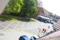 The Sherwood, No 11, - Parkplatz