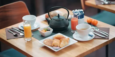 The Originals Boutique, Hôtel de la Paix, Brest Отели рядом с достопримечательностью «Faculty of Science and Technology»