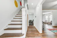 Charming Home - 2 Mi to Niagara Falls State Park!