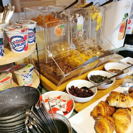 No1 - Flo's Rooms & Breakfast