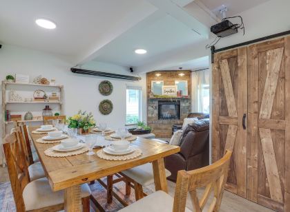 Farmhouse w/ Private Hot Tub < 1 Mile to Birch Bay