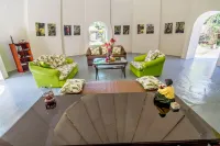Kayak Lodge فنادق في Parrita