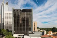 The Starling Atlanta Midtown, Curio Collection by Hilton Отели рядом с достопримечательностью «Klaus Advanced Computing Building»