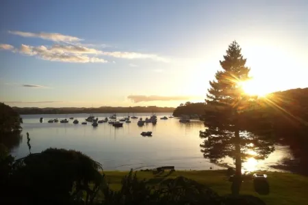 Kerikeri, Bay of Islands - Large Coastal Home in Private Bay with beach access Отели в г. Керикери