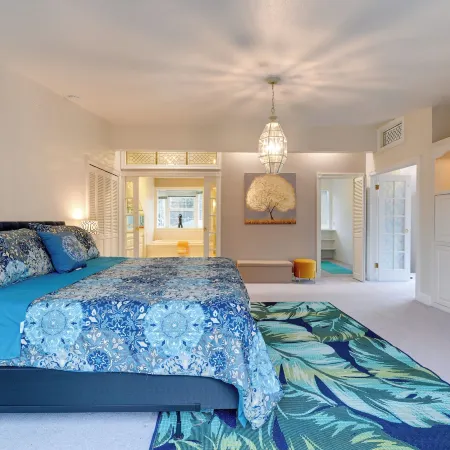 Spacious Grants Pass Home w/ Hot Tub & Views!