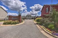 Walk to Lake Family Gem with Pool Access in Afton - Gym
