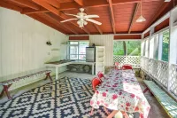 Pet-Friendly Norfolk Retreat ~ 7 Mi to Beach! - 3-نجوم