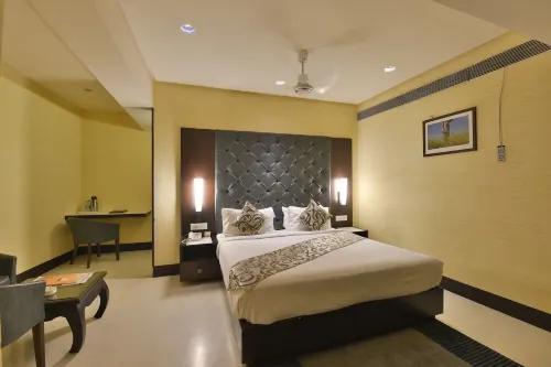 Hotel the Golden Oak Central by Citrus Prime