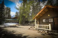 Storm Mountain Lodge Cabins & Dining Hotels in Improvement District No. 9