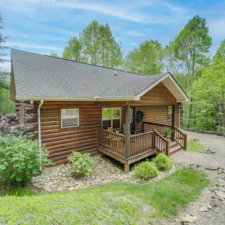 Peaceful Smoky Mountain Cabin w/ Deck & Fire Pit!