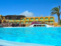 Aparthotel la Piramide Hotels in Maxorata