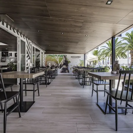 Aparthotel Vibra Mogambo - Adults Only Отели рядом с достопримечательностью «Пляжный клуб Bora Bora Ibiza»