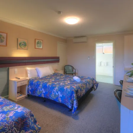The Vines Motel & Cottages