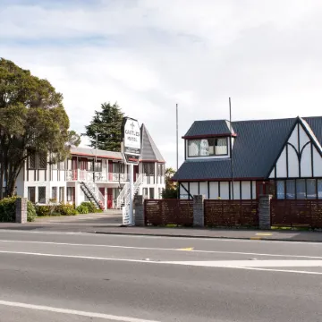 Castles Motel & Driftwood Motel